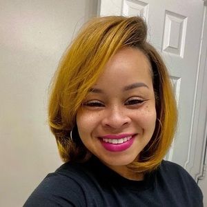 Meet your Posher, Malinda